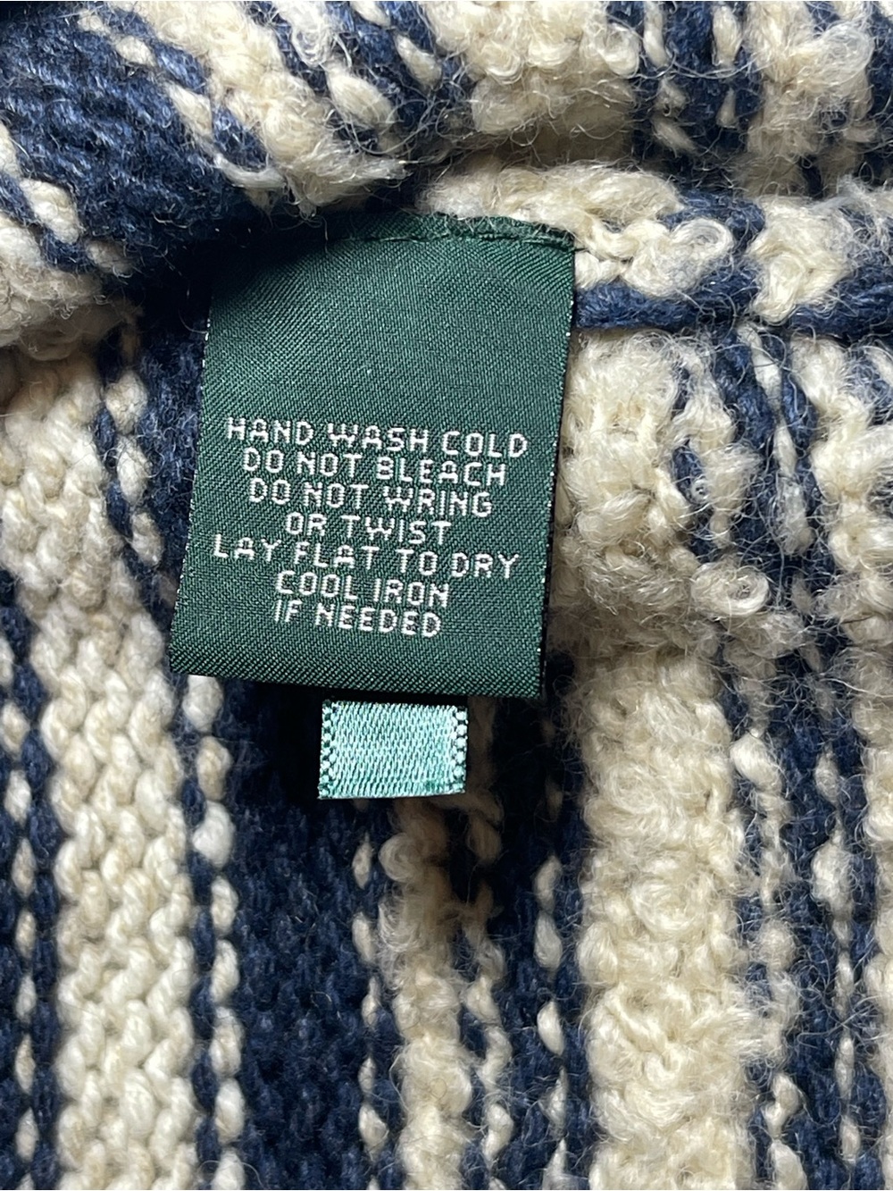 Vintage Lauren Ralph Lauren Knit Crewneck Sweater
Women's Medium Navy Cream Cozy - Picture 6 of 10